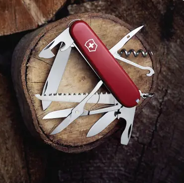 Victorinox Huntsman  (Red)