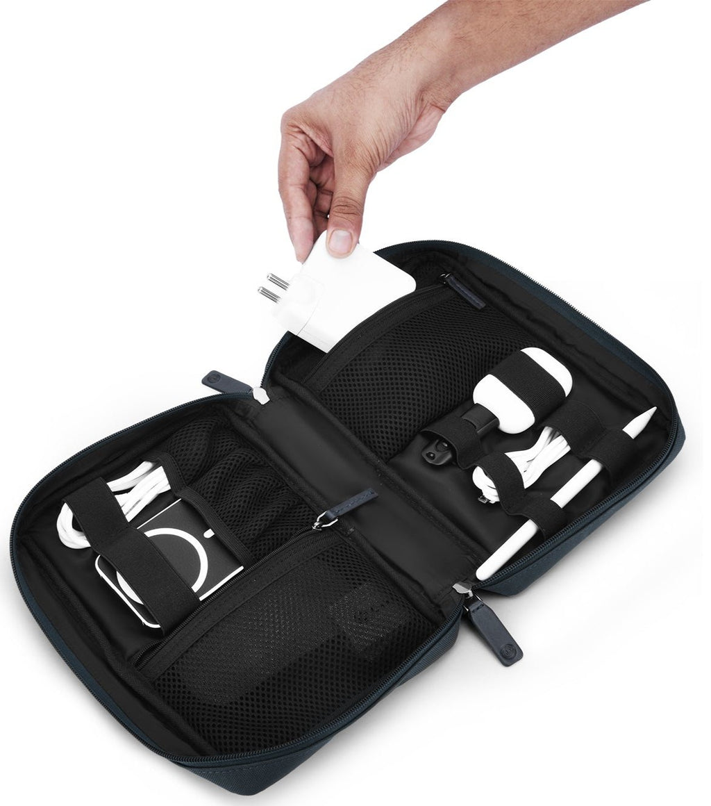 Carlton Glasgow R-Pet Tech Pouch(Navy)